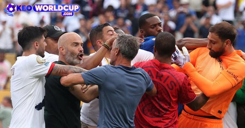 Tình hình trở nên tồi tệ hơn đối với PSG khi Joao Neves nhận thẻ đỏ trực tiếp cuối trận