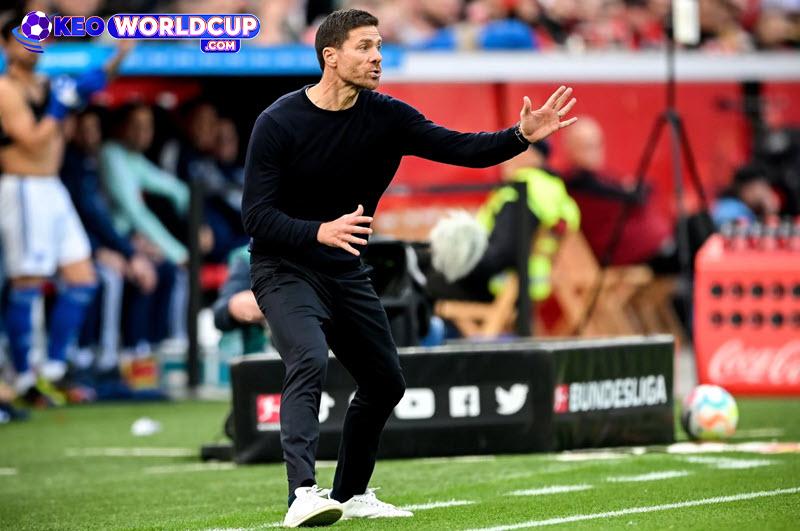 Thất bại thảm hại 0-4 trước PSG không chỉ là một kết quả đáng quên mà còn là lời cảnh báo nghiêm khắc dành cho HLV Xabi Alonso